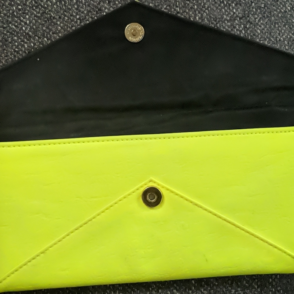 Jessica Simpson Neon Wallet - Picture 4 of 5